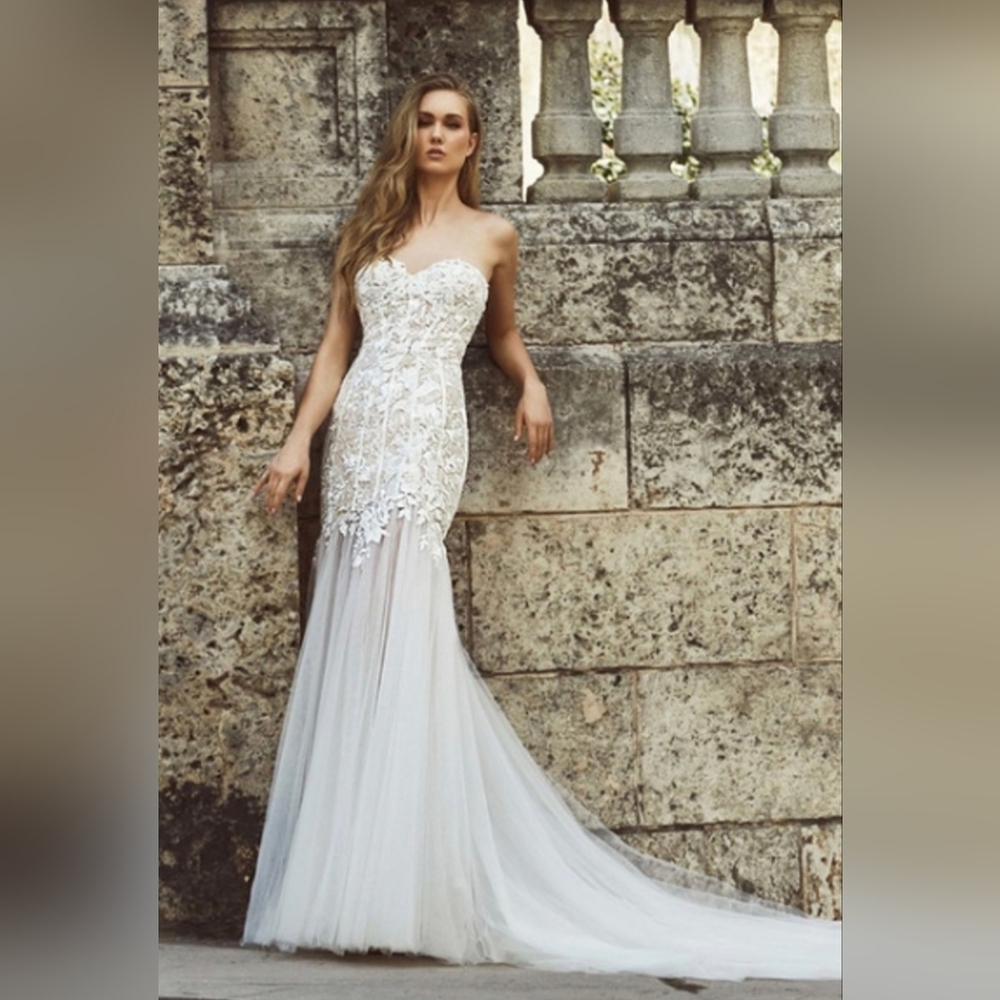L'Amour Robyn Calla Blanche Wedding Dress